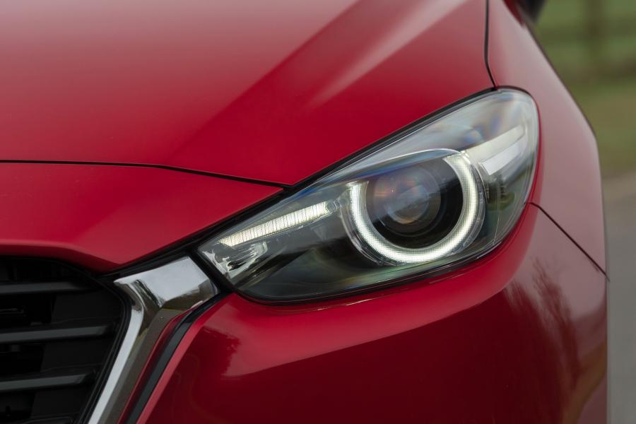 Детали экстерьера Mazda3 Sport Black (BM) 2018 года  (UK) (фото 14 из 15)